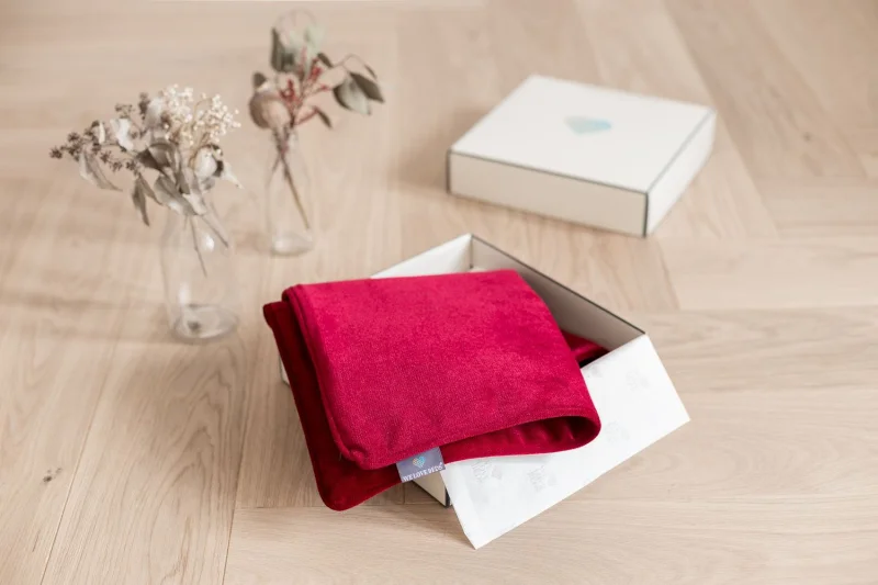 Poduszka dekoracyjna Elegant Burgundy Opakowanie prezentowe