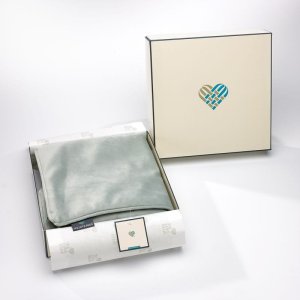 Poduszka-dekoracyjna-Frozen-Silver prezent opakowanie